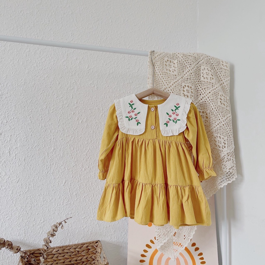 Váy thu chất thô cara mềm, cổ trắng viền bèo thêu hoa cho bé gái 1-5 tuổi (Mã 220502)