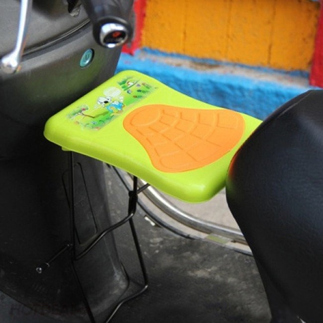 Ghế ngồi xe máy phía trước cho bé gấp gọn thích hợp cho cả xe ga và xe số