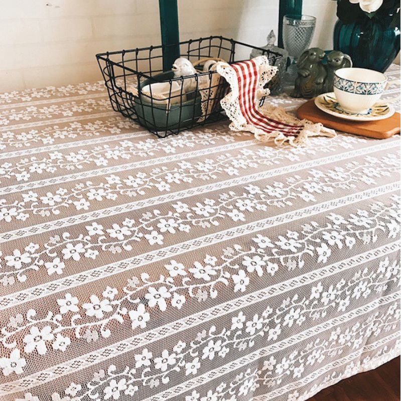 Khăn trải bàn vải ren hoa nhí vintage phong cách Hàn trang trí nhà cửa decor phòng bàn ăn làm phông nền retro lenhome