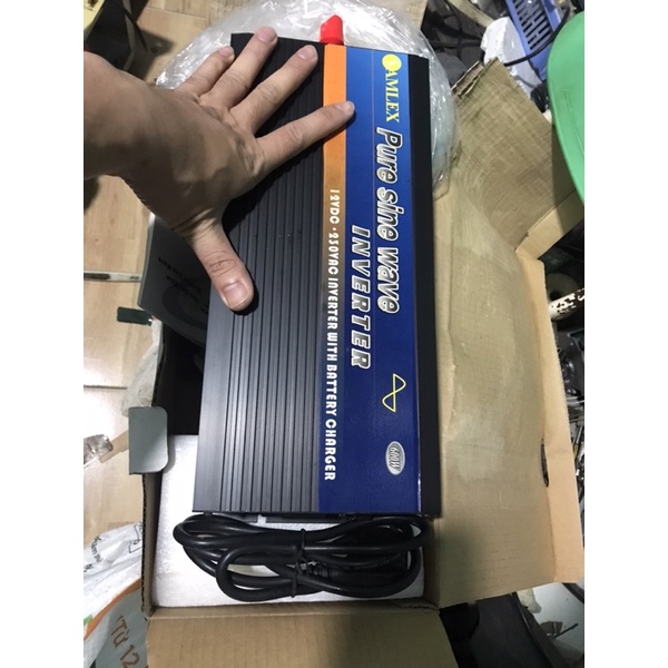 Samlex - Bộ Kích Điện 12V Lên 220V Sin Chuẩn công suất 600W Khiêm Sạc Bình