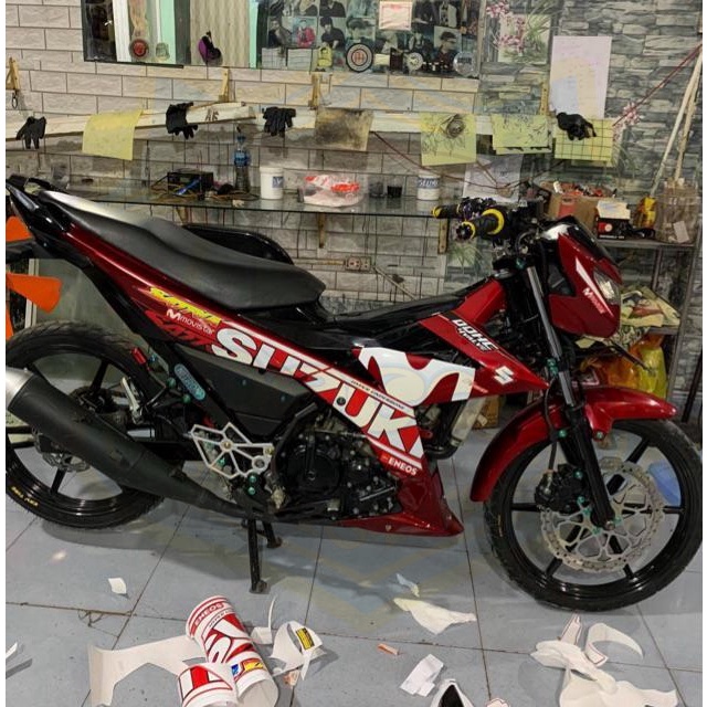 ( Quí khách vui lòng mang ra tiệm cho thợ dán ) Tem satria fi movistar đỏ