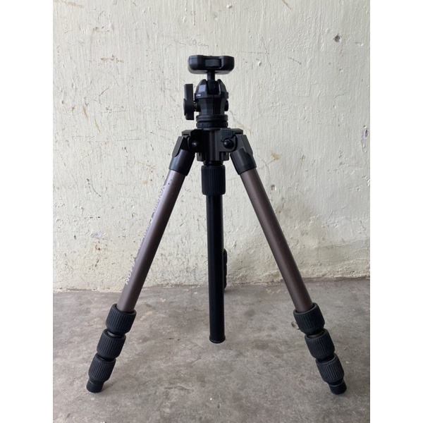 Tripod Velbon carbon - Hàng Nhật bãi còn đẹp