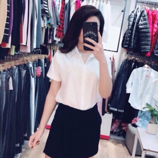 Áo sơ mi trắng cộc tay