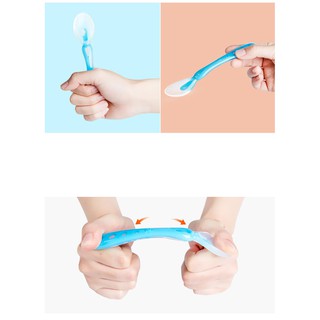 Bộ 2 thìa silicon cho bé có hộp đựng sạch sẽ
