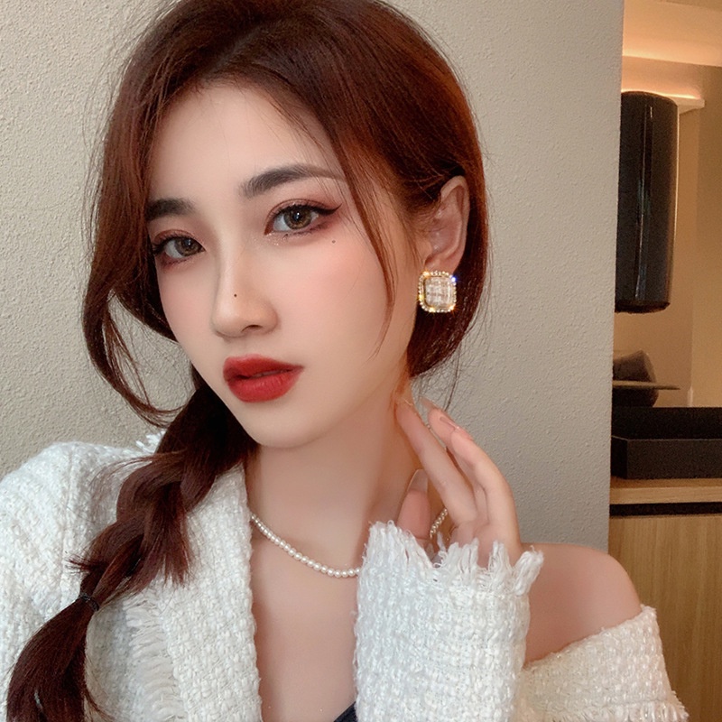 Bông Tai Hình Tròn Phối Nút Họa Tiết Kẻ Sọc Thời Trang Cho Nữ