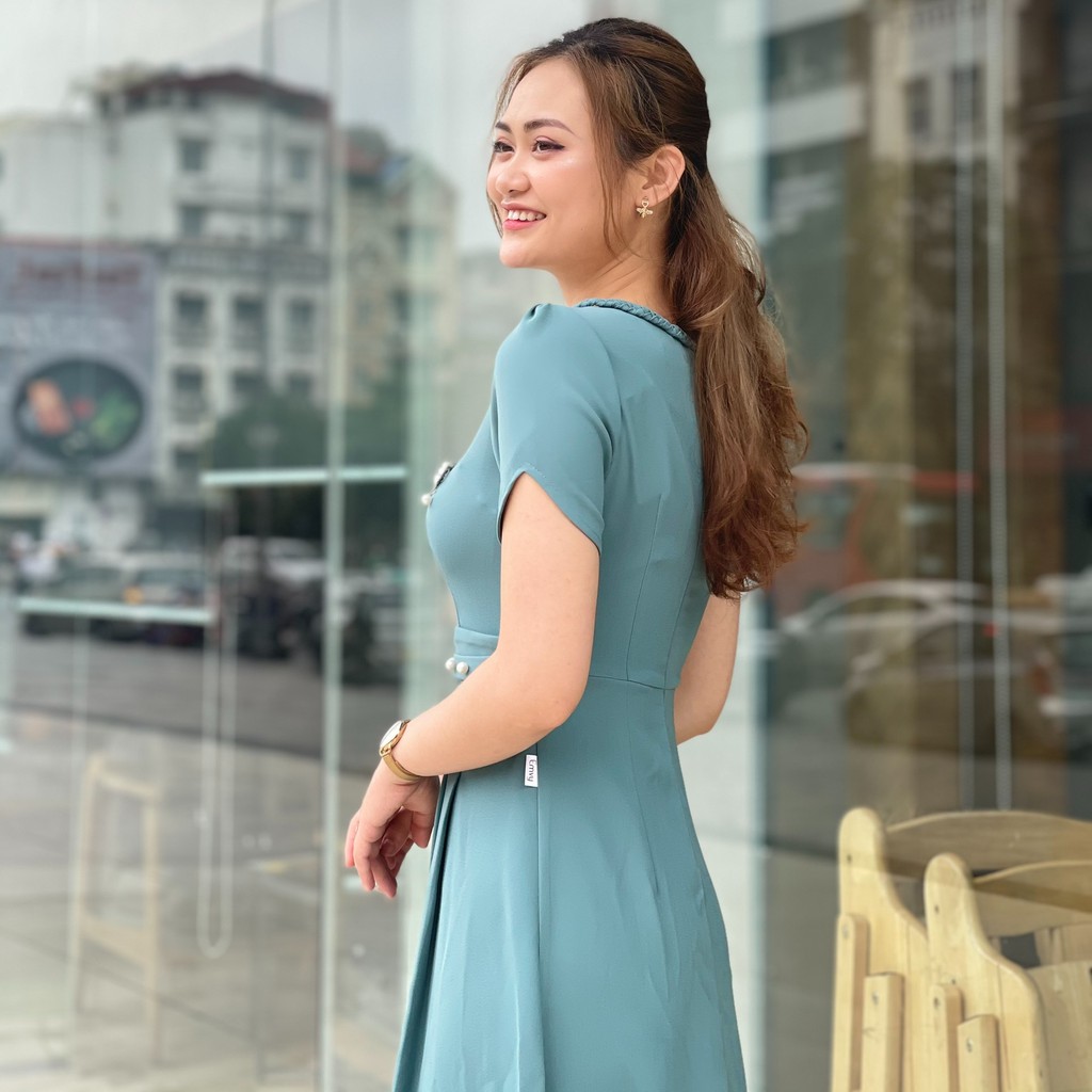 Đầm công sở dáng Basic lịch sự cổ tết tỉ mỉ chất liệu Cát hàn cao cấp Emvy K50 | BigBuy360 - bigbuy360.vn