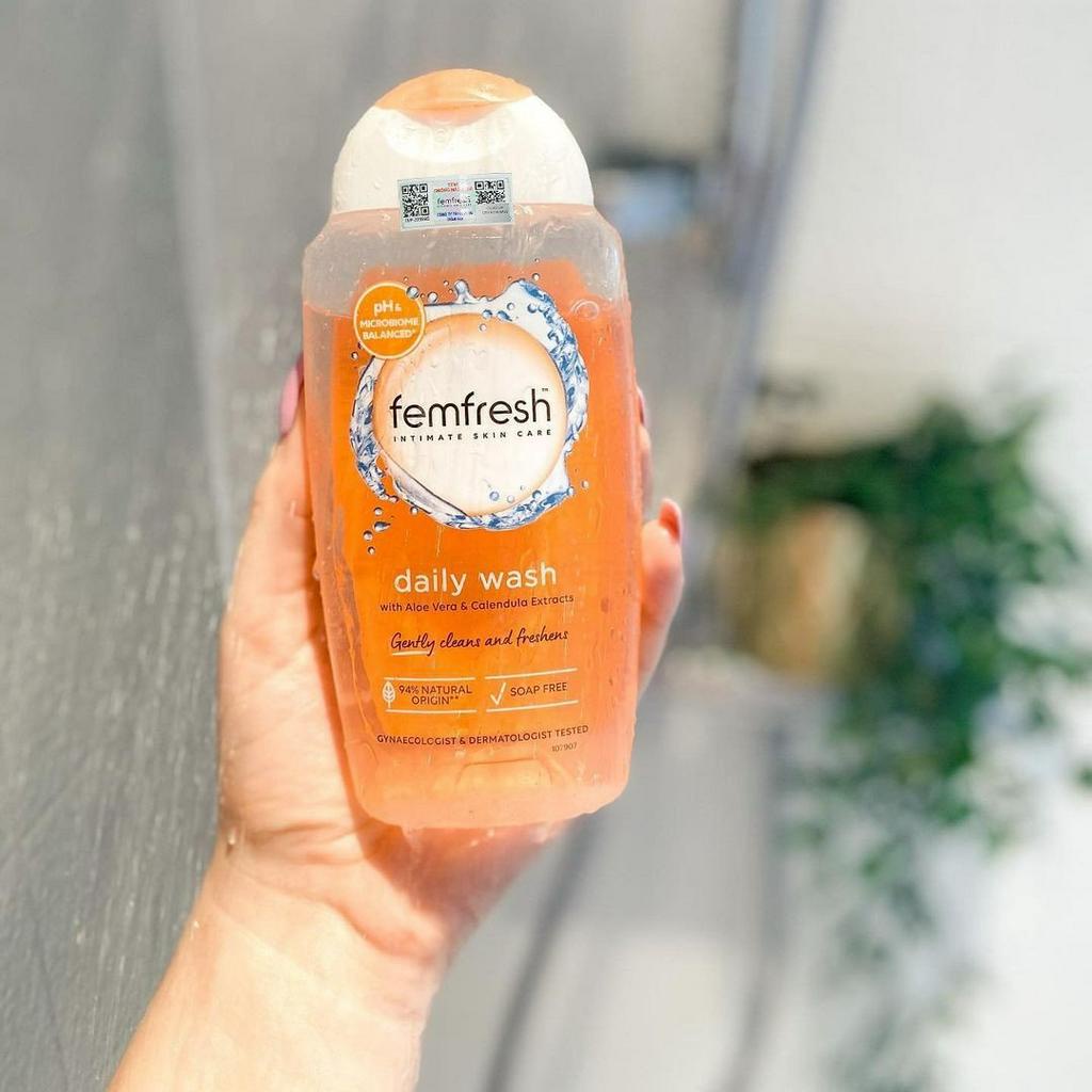 Dung Dịch Vệ Sinh Phụ Nữ Femfresh Daily Intimate Wash 250ml Anh Quốc - Làm Sạch Kháng Khuẩn Hàng Ngày