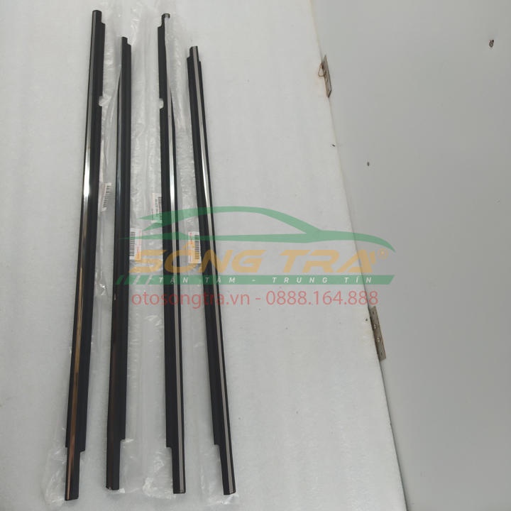 NẸP CHÂN KÍNH NGOÀI TOYOTA ALTIS 2003 - 2007, Altis 2008 - 2013. QUÝ KHÁCH VUI LÒNG CHỌN ĐỜI XE, VẾ CẦN MUA