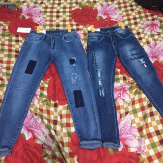 Quần jeans ống rộng