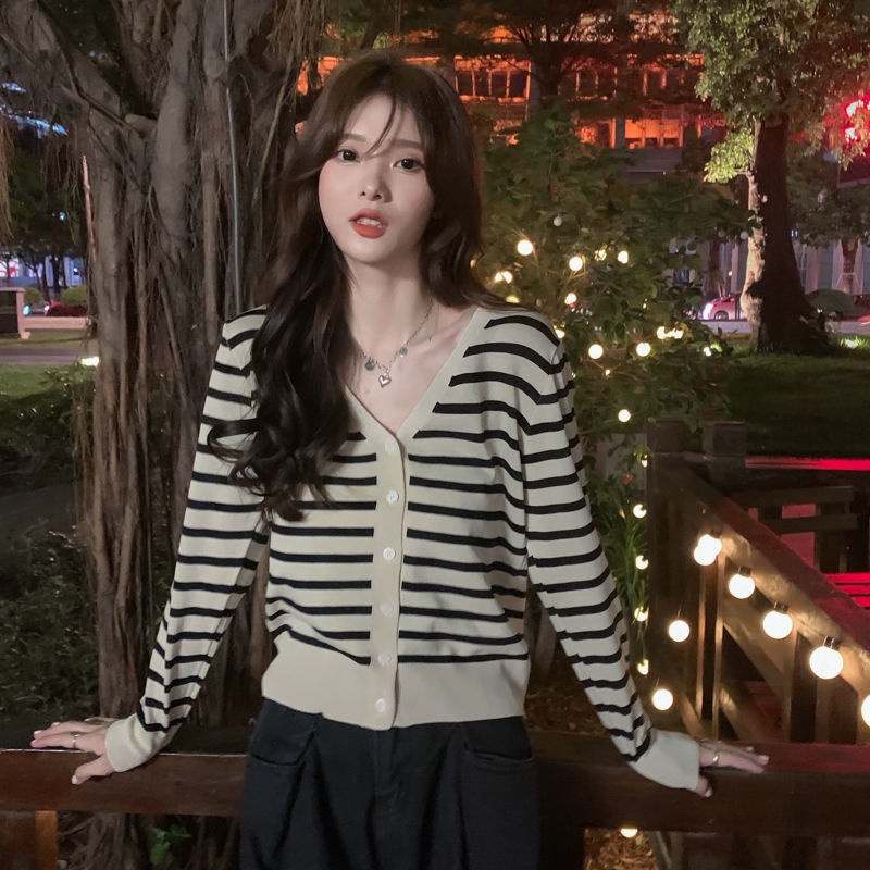 Áo Khoác Cardigan Dệt Kim Mỏng Tay Dài Cổ Chữ V Họa Tiết Kẻ Sọc Thời Trang Xuân Thu Phong Cách Mới Cho Nữ