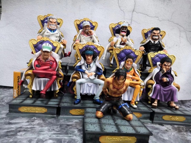 Mô hình Đô đốc hải quân trên đài xử tử Ace trong One piece