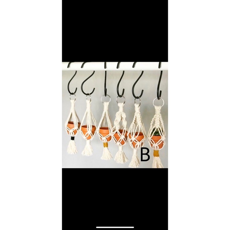 Dây treo chậu cây mini nhiều kiểu Macrame, chậu gốm bán riêng.