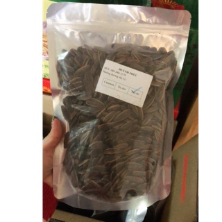 Hướng dương sấy vị óc chó, caramen, táo đỏ . Hàng em đóng 0,5kg / túi