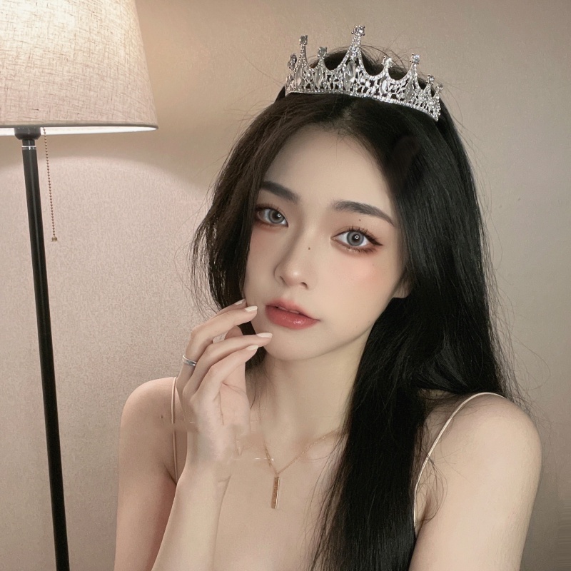 Vương Miện Đính Đá Thiết Kế Sang Trọng Cho Cô Dâu