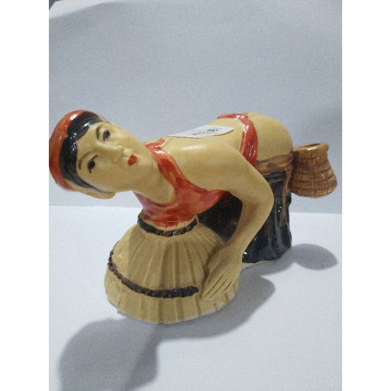 CÔ GÁI ÚP CÁ CÁC CỠ