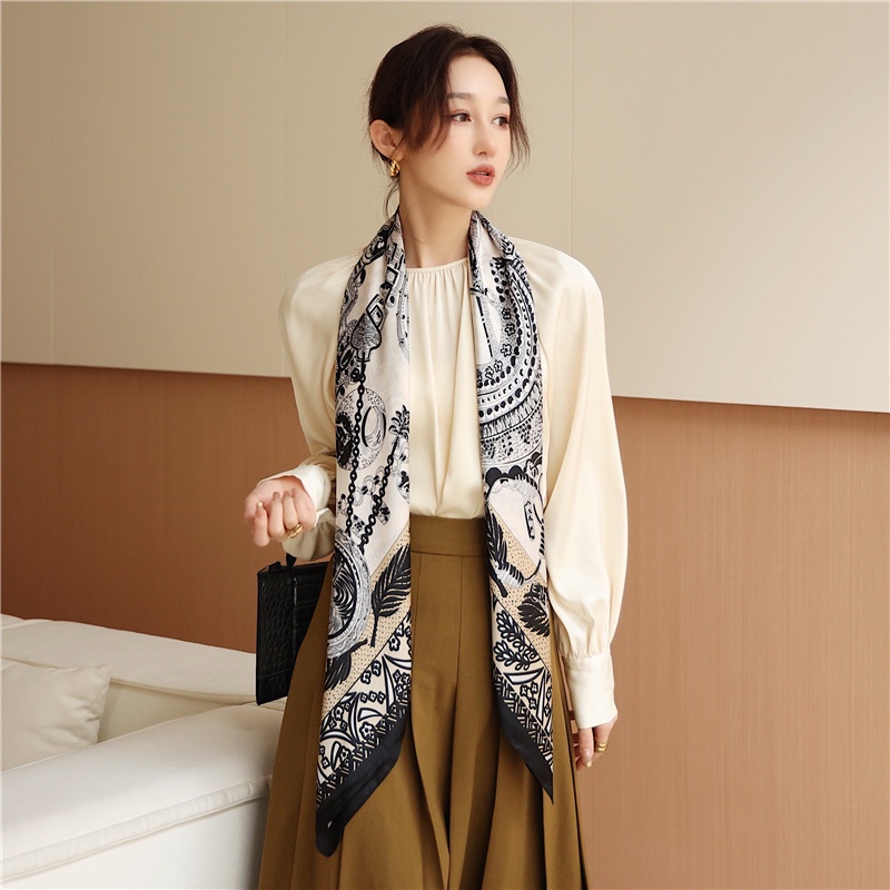 Khăn Choàng Cổ Vuông Vải Lụa In Họa Tiết Thời Trang WJ1014-122 Kích Thước 110x110cm