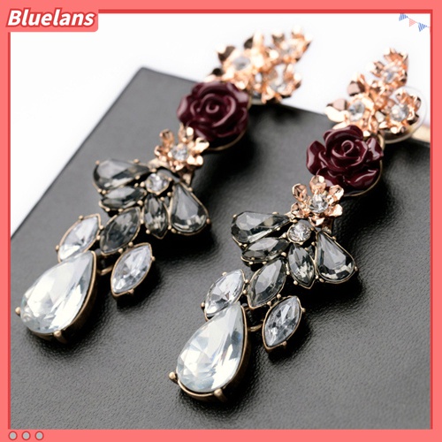 Cặp khuyên tai thiết kế hoa đính đá quý nhân tạo sang trọng dành cho nữ