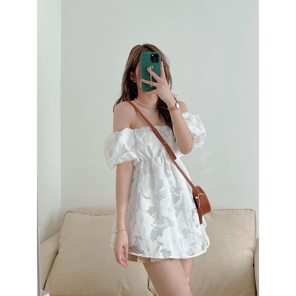 Áo Nữ Trễ Vai Họa Tiết Hoa Nổi Lạ Mắt Cực Xinh Kèm Quần Xuông Ống Rộng Xinh Xắn