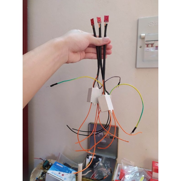 Công tắc bật tắt đèn xe máy cảm ứng , đèn trợ sáng, mở cốp,..xuyên nhựa..12v