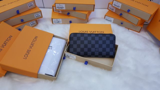 Ví hoa nâu kéo khóa size 20 fullbox | BigBuy360 - bigbuy360.vn