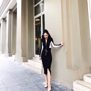 Set chân váy và áo khoác thể thao sang chảnh