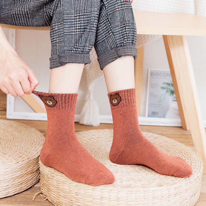 Vớ thêu hình gấu hoạt hình dễ thương cho nữ