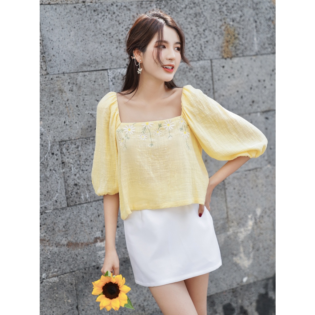 [Mã BMBAU50 giảm 7% tối đa 50K đơn 99K] Áo Crop Oversized Thêu hoa cúc trắng [ZC6]