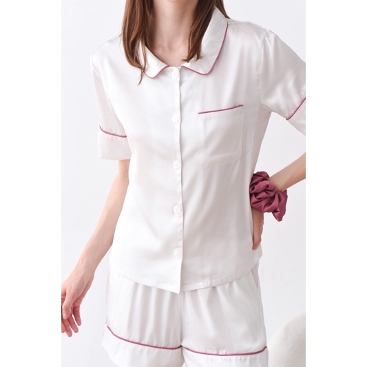 Bộ Pyjamas Nữ Mặc Nhà Chất Liệu Lụa Tay Cộc Quần Cộc Màu Trắng Phối Viền Hồng Coconut White LILAS BLANC