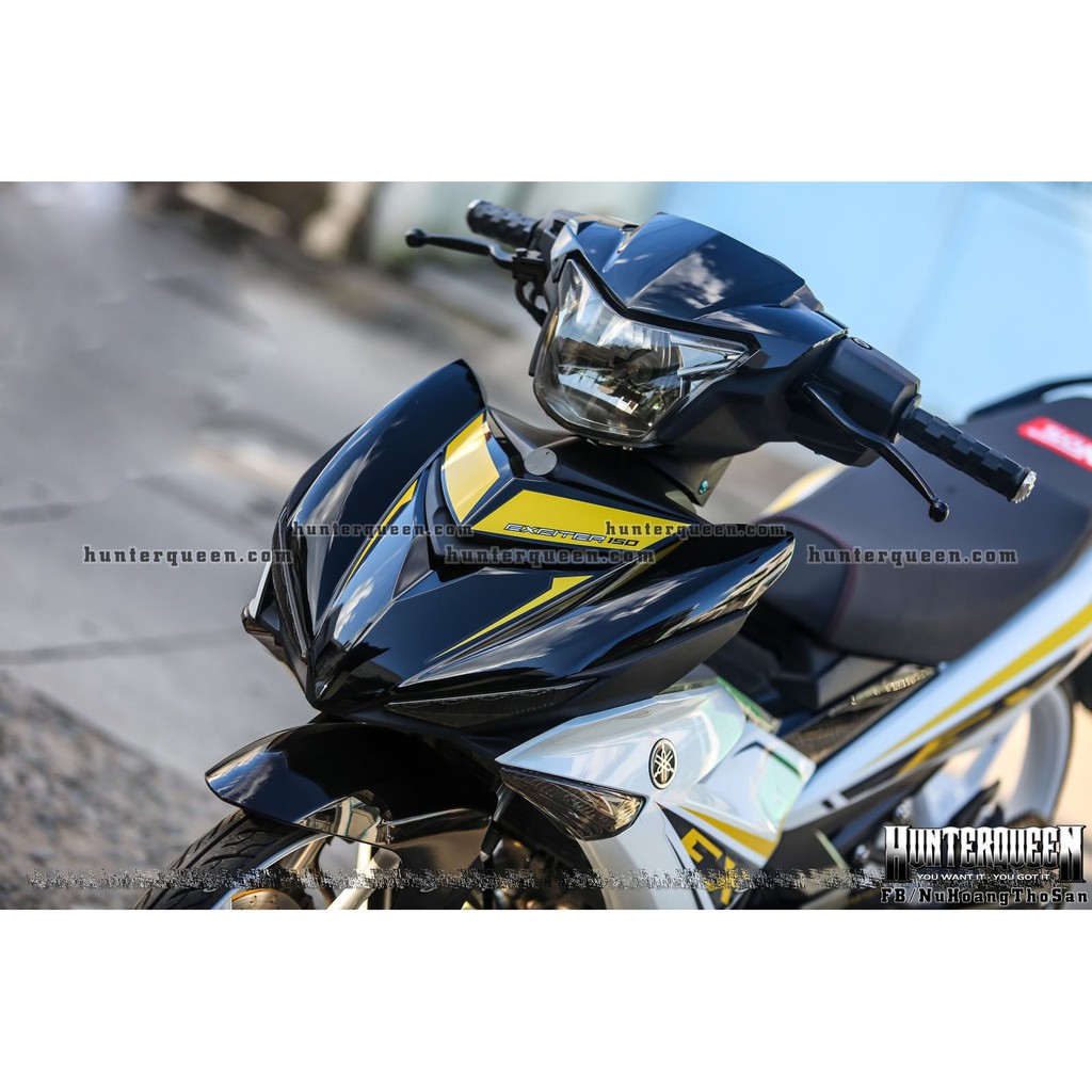 Tem rời dán xe Exciter 150 trắng mặt nạ đen. Phối vàng bắt mắt. Decal bền màu