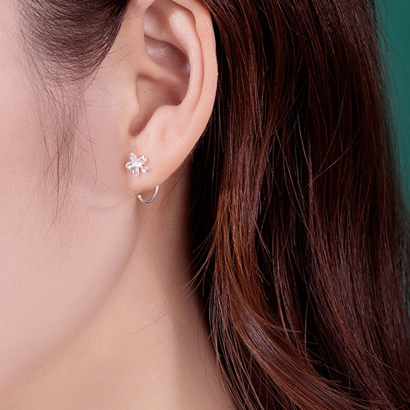 Đôi Khuyên Tai Hình Bông Hoa Màu Bạc Phong Cách Hàn Cho Nữ