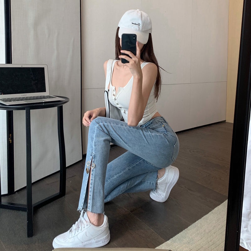Quần jean xẻ ống cho mùa xuân phụ nữ 2022 mới có trang sức kim loại eo cao thời trang
