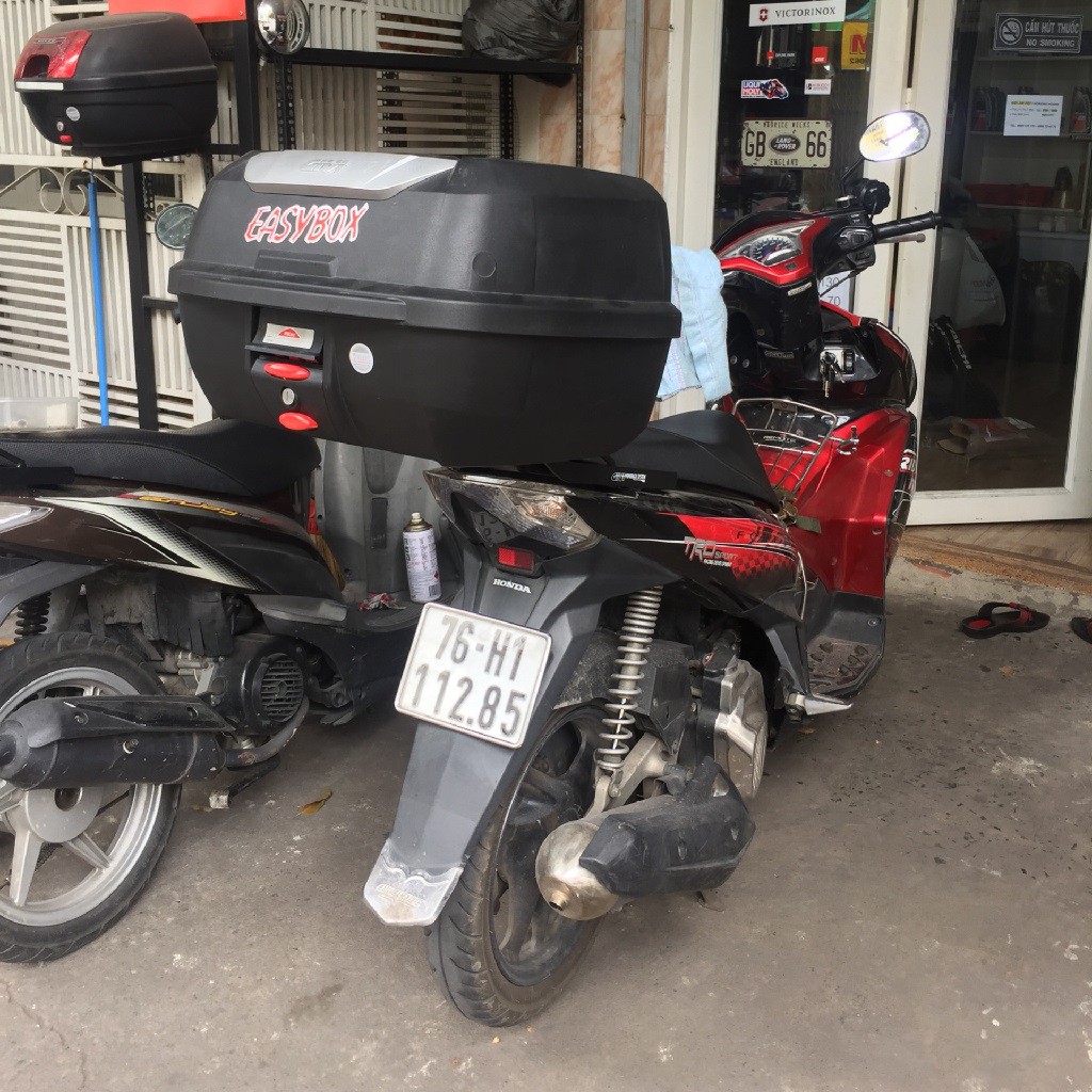 Thùng GIVI E43NTL Mulebox Gắn Sau Xe Máy Motor Màu Đen Với Đế Đệm HÀNG CHÍNH HÃNG – HBCENTER