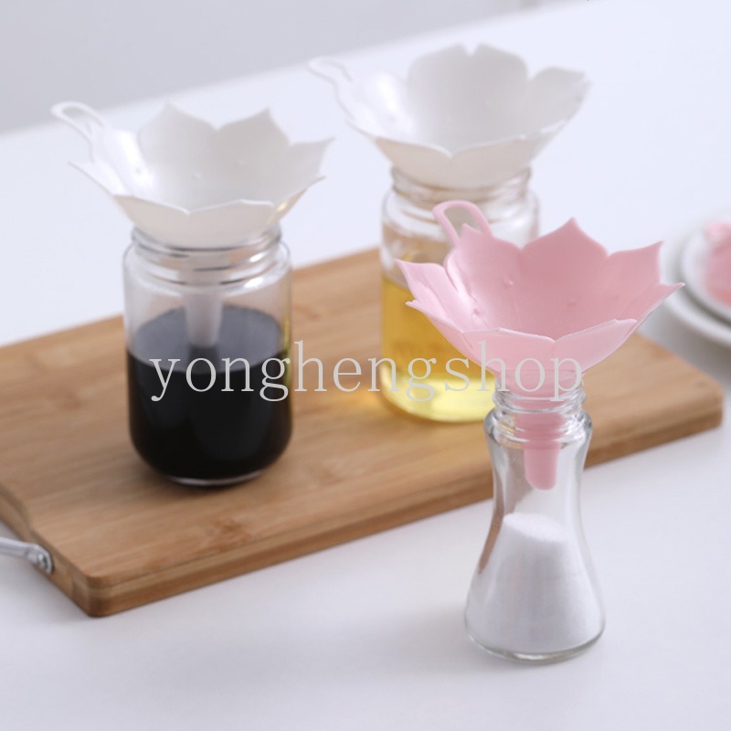 Phễu silicone hình bông hoa tiện lợi