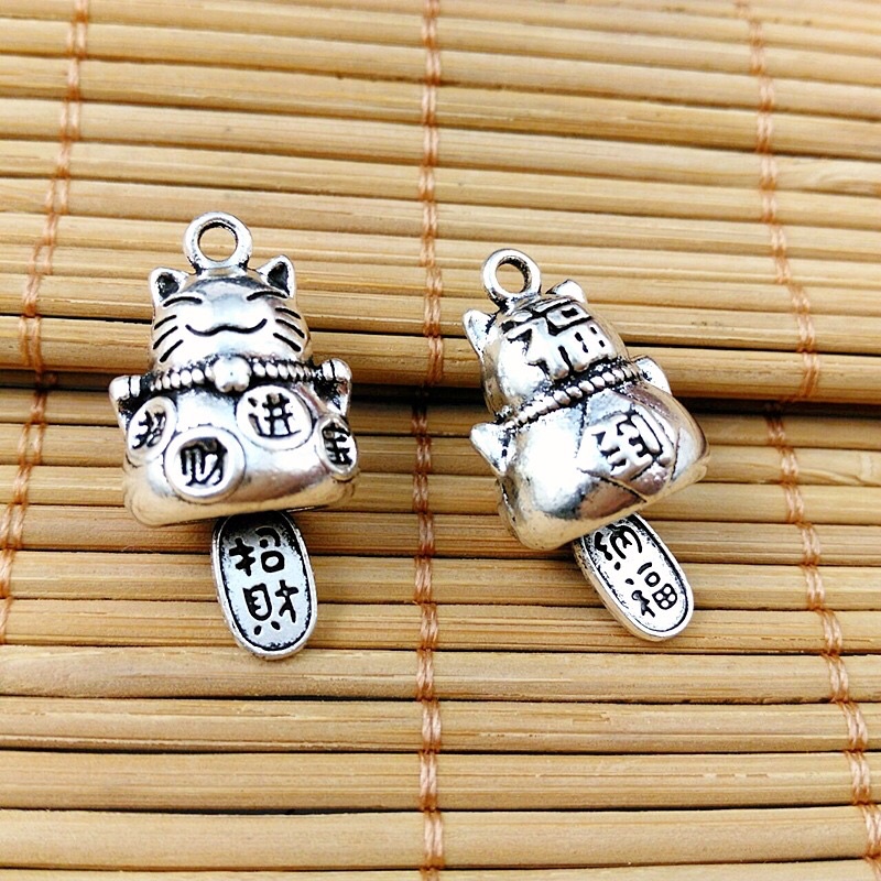 Charm mèo thần tài (tặng khoen tròn treo) - KL788