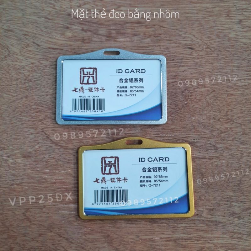 Mặt thẻ đeo bằng nhôm.Bao đựng thẻ nhân viên.