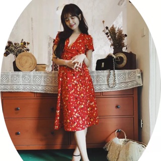 Váy hoa nhí đỏ