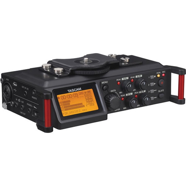 Máy ghi âm Tascam DR-70D 6-Input / 4-Track Multi-Track Field Recorder with Onboard Omni Microphones