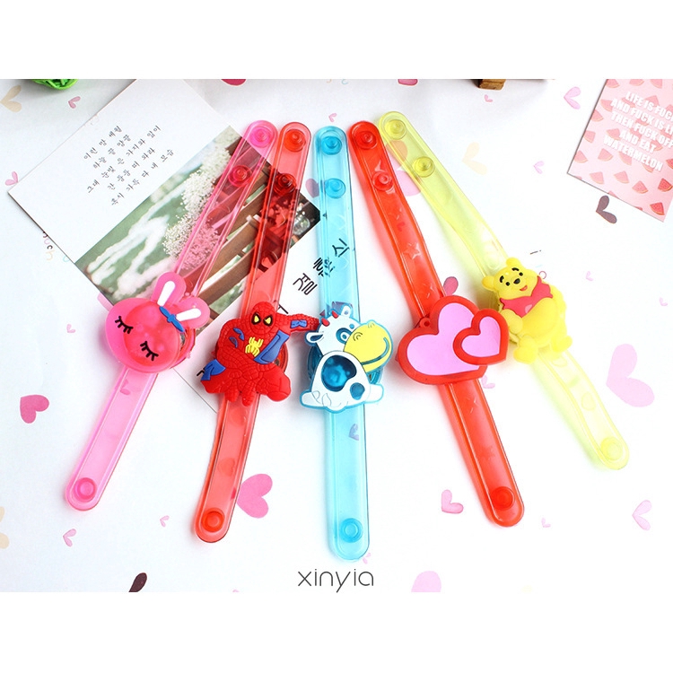 Đồng Hồ Đeo Tay Kiểu Dáng Hoạt Hình Dễ Thương Có Đèn Led