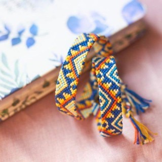 Vòng tay chỉ thêu thổ cẩm