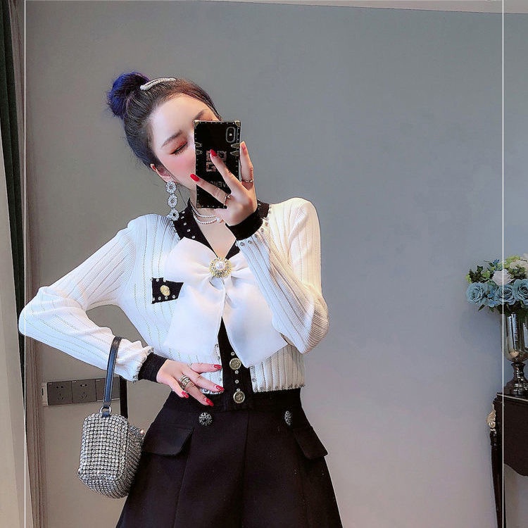 Áo len Nữ dài tay đóng cúc đính kim đá có ren mềm mại 2 màu mới 2022 mềm mịn sang trọng | BigBuy360 - bigbuy360.vn