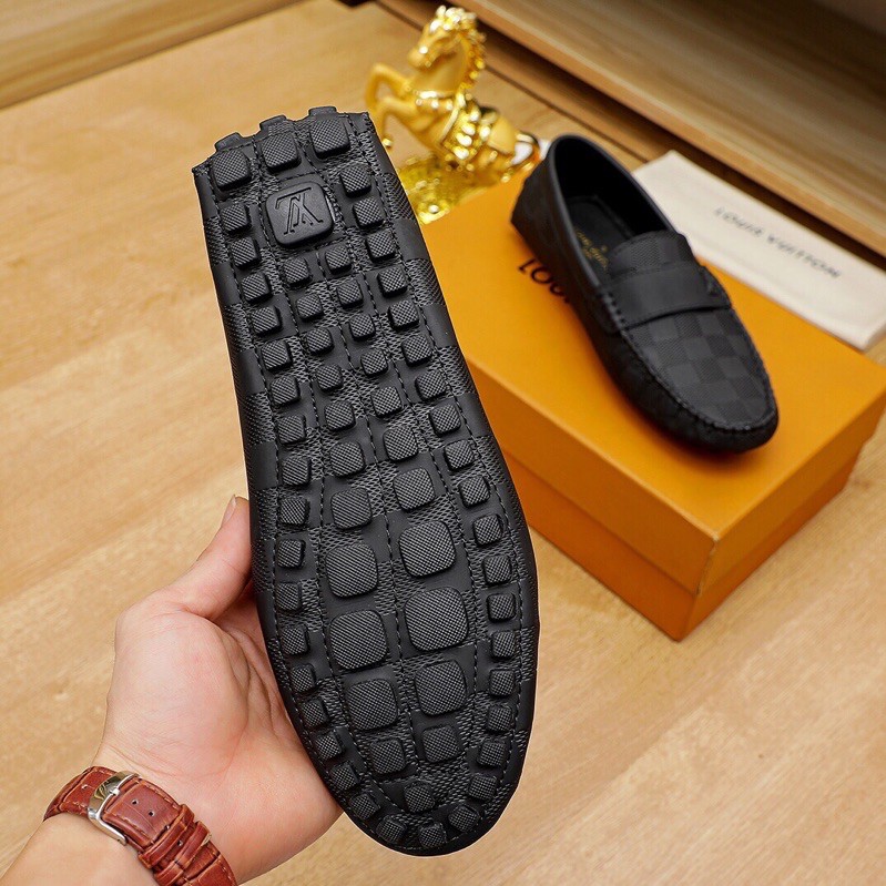 Giày thời trang nam mới của Louis Vuitton = LV da thật cao cấp với thiết kế tinh xảo và tinh tế.