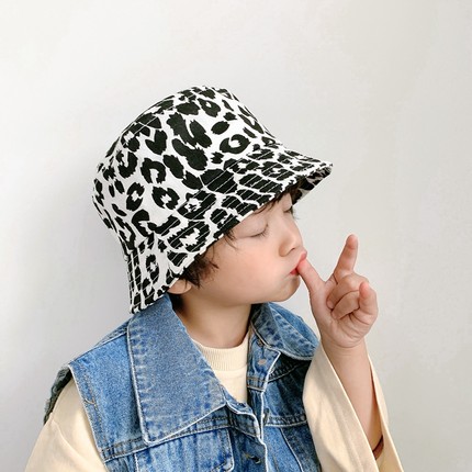 Mũ xô in da báo sành điệu cho bé