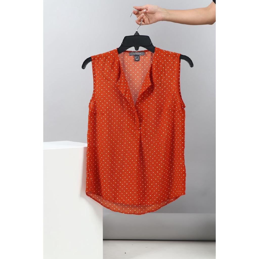 Áo sát nách cổ V nhiều họa tiết PR1MARK