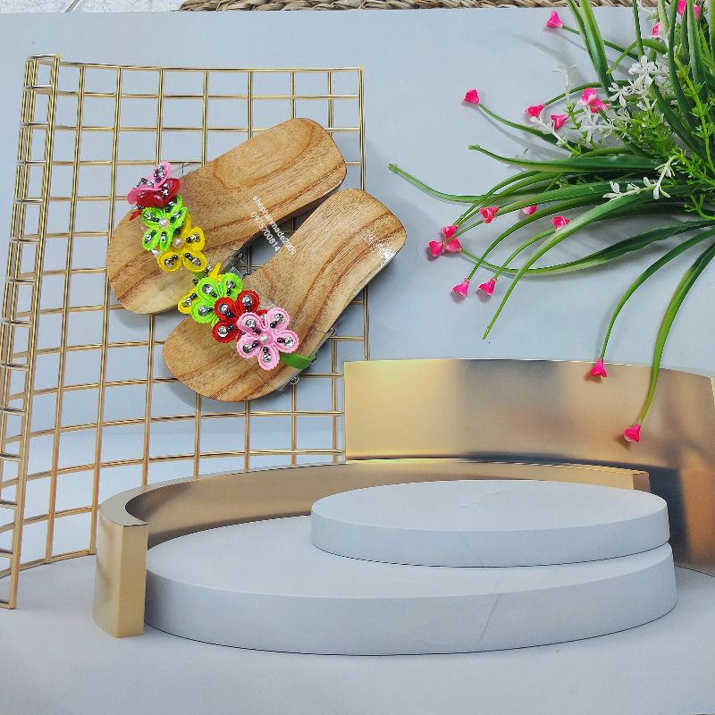 Guốc gổ thiên nhiên  đế trơn quai tự chon dành cho bé