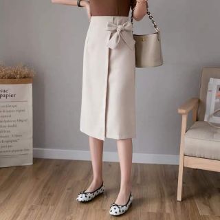 CHÂN VÁY DÀI QUA GỐI