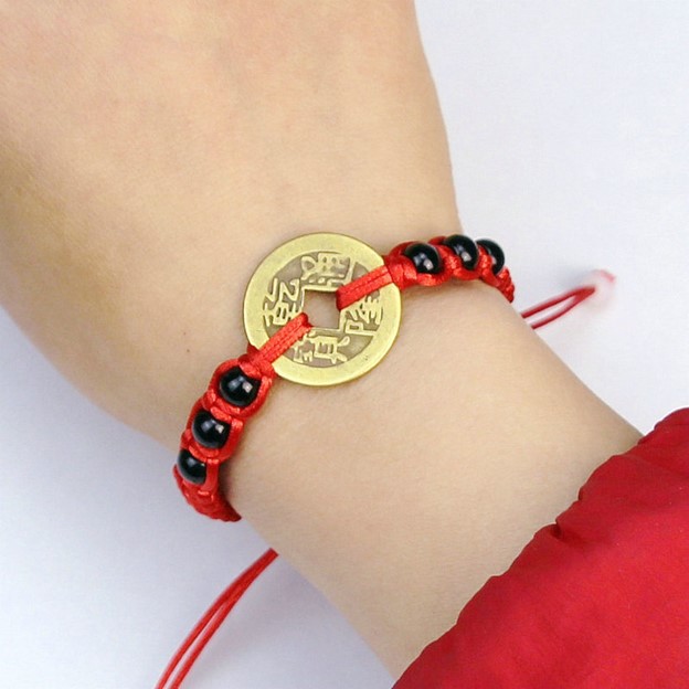 Vòng Tay EBI Chỉ Đỏ Dây Rút Charm Tiền Đồng Xu Mang Lại May Mắn Tiền Tài
