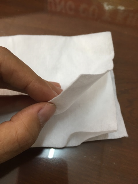 Giấy lau mặt trong thẩm mỹ, spa