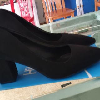 Giày bigsize của nữ