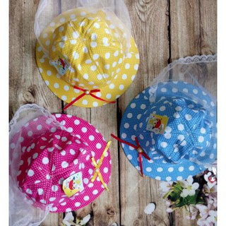 Mũ vành tròn có voan che