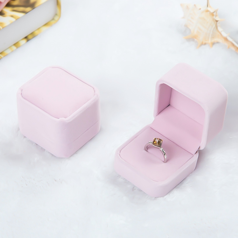 Hộp đựng nhẫn cưới/ đồ trang sức bằng nhung sang trọng | BigBuy360 - bigbuy360.vn